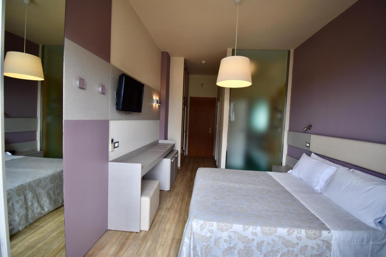 Hotel Astor B&B Lido di Classe Exterior foto