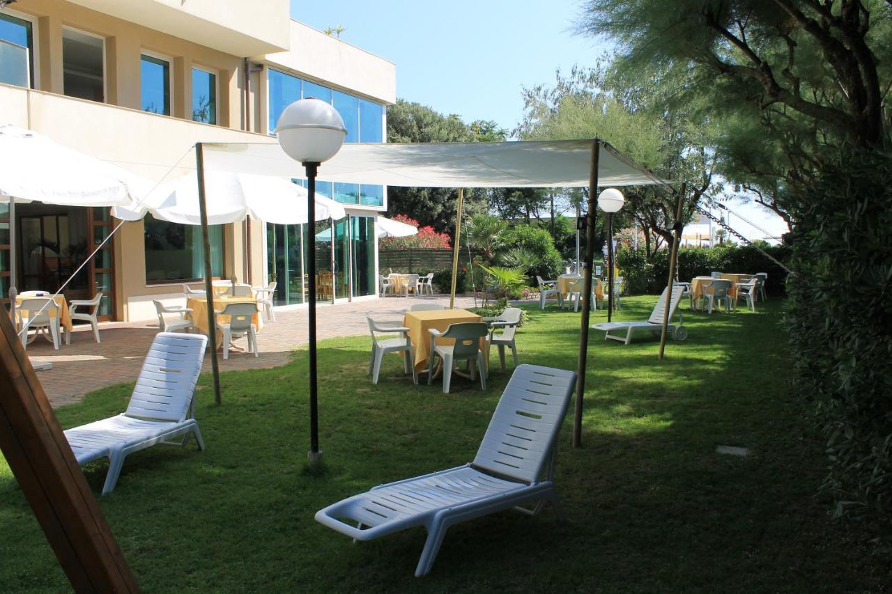 Hotel Astor B&B Lido di Classe Exterior foto