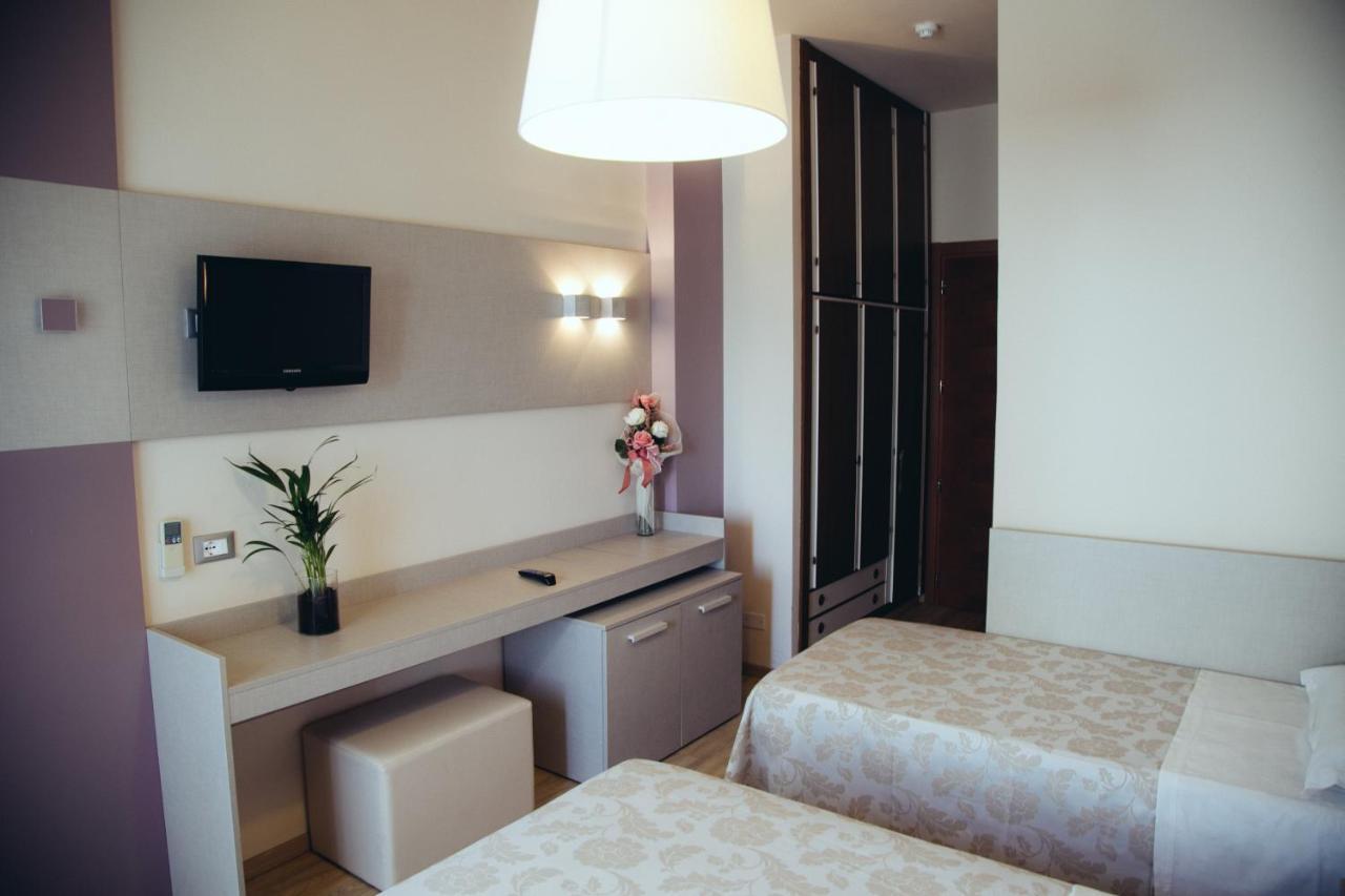 Hotel Astor B&B Lido di Classe Exterior foto