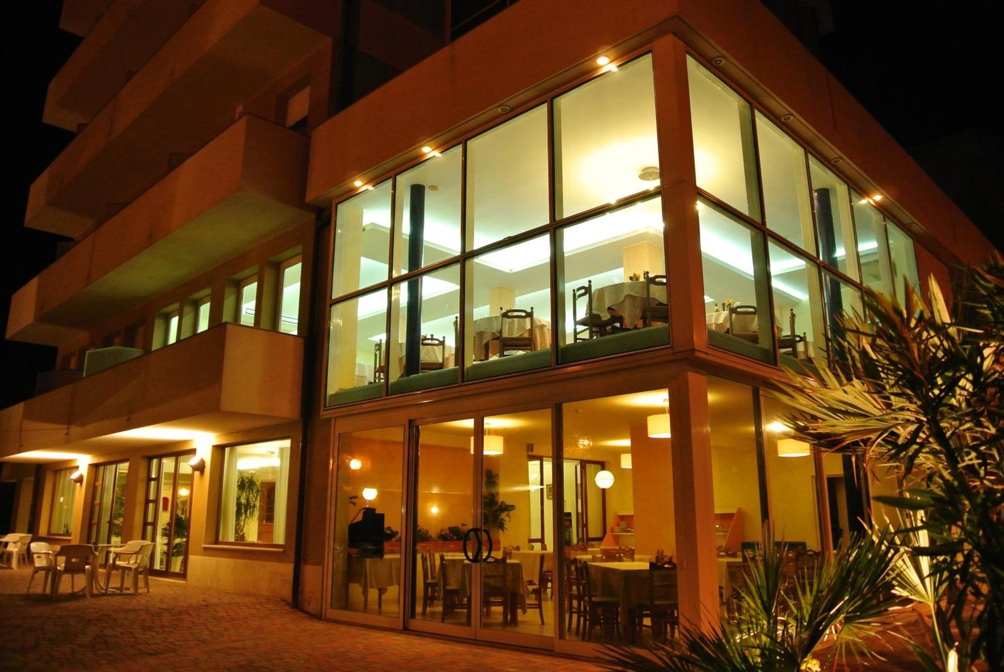 Hotel Astor B&B Lido di Classe Exterior foto