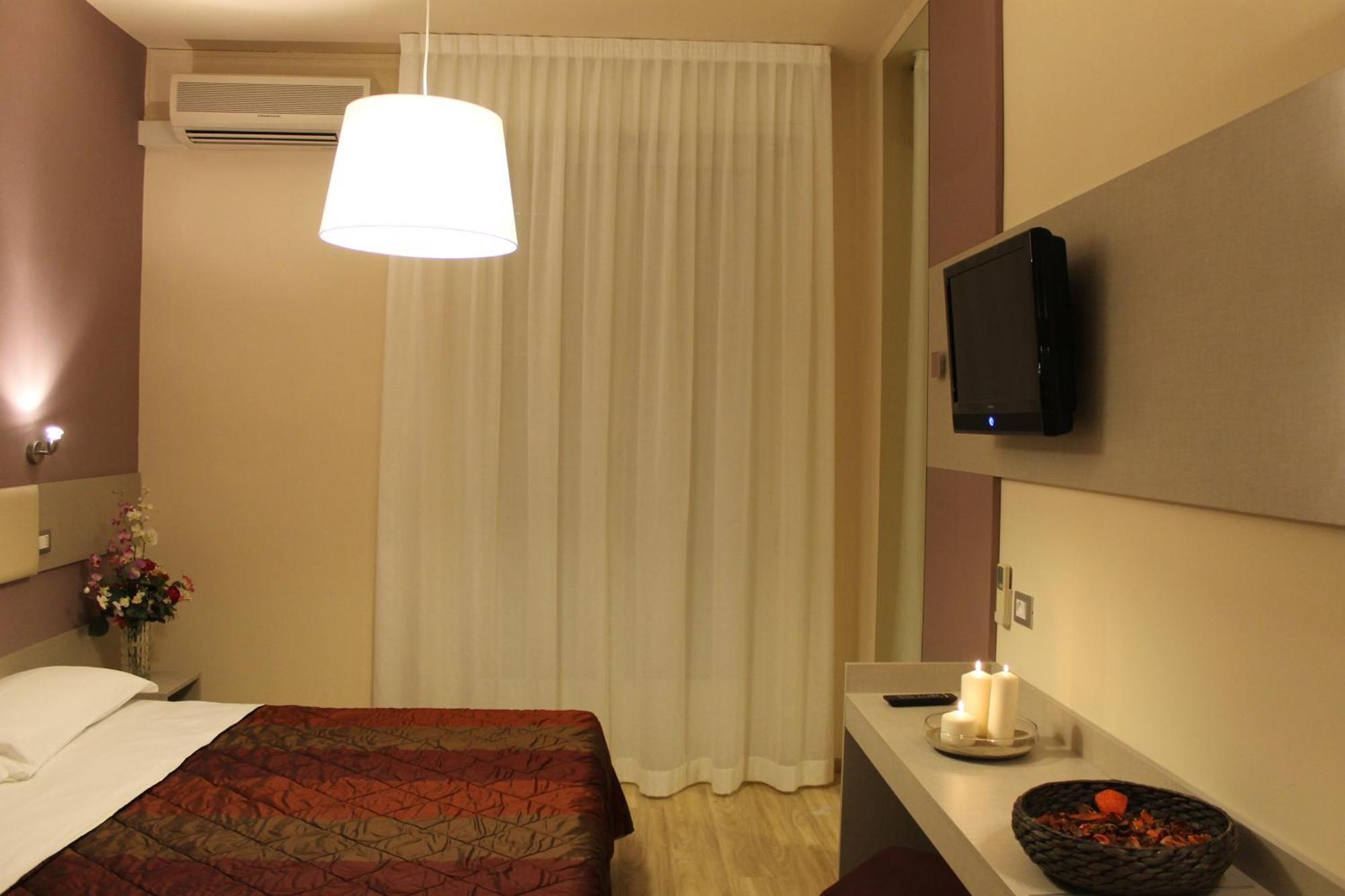 Hotel Astor B&B Lido di Classe Exterior foto
