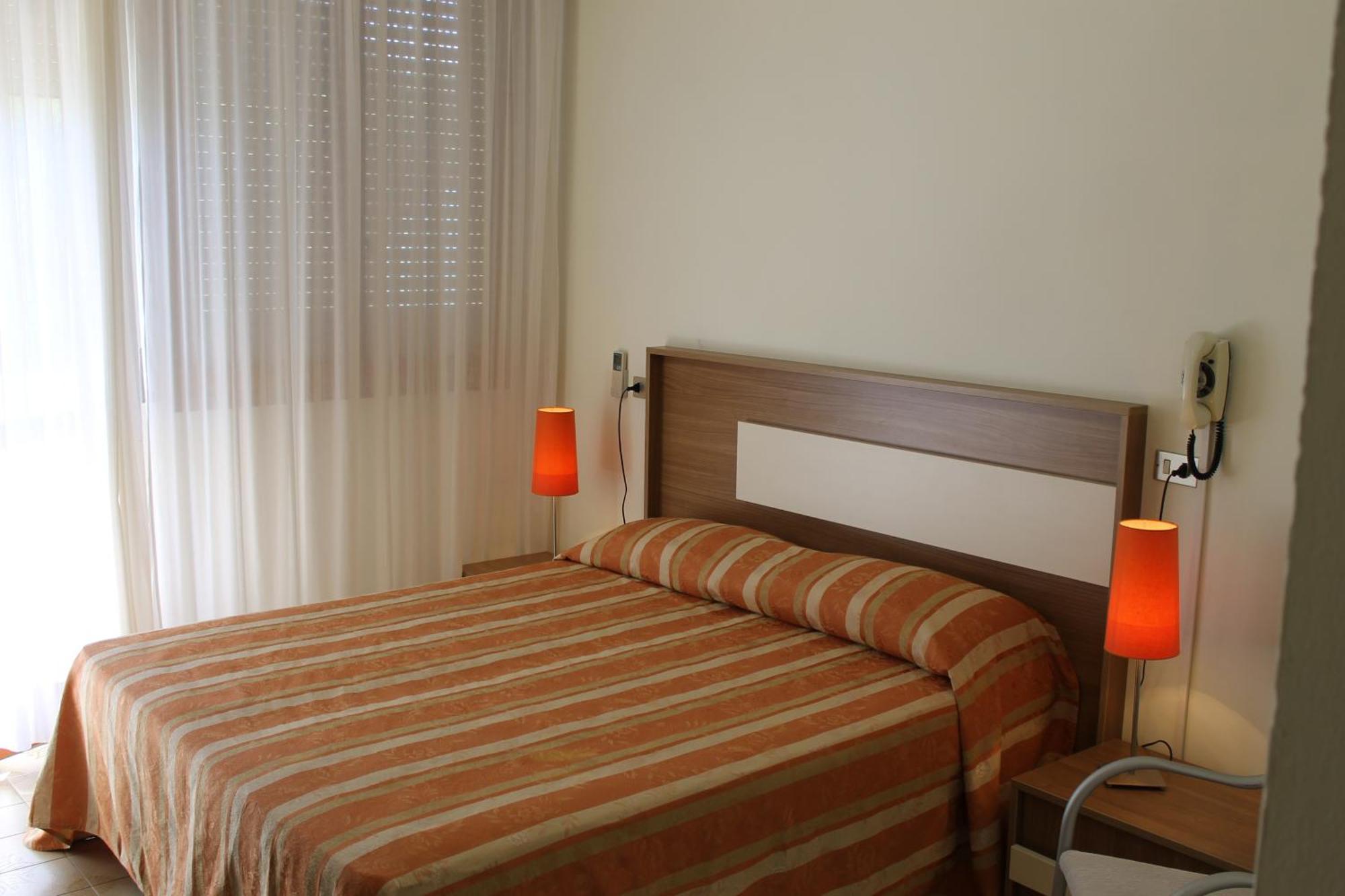 Hotel Astor B&B Lido di Classe Exterior foto