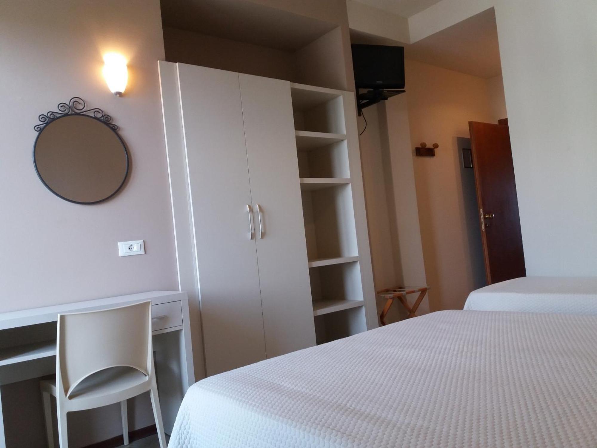 Hotel Astor B&B Lido di Classe Exterior foto