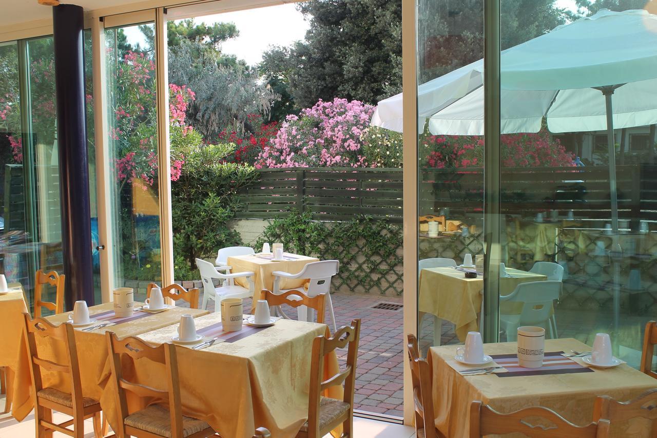 Hotel Astor B&B Lido di Classe Exterior foto