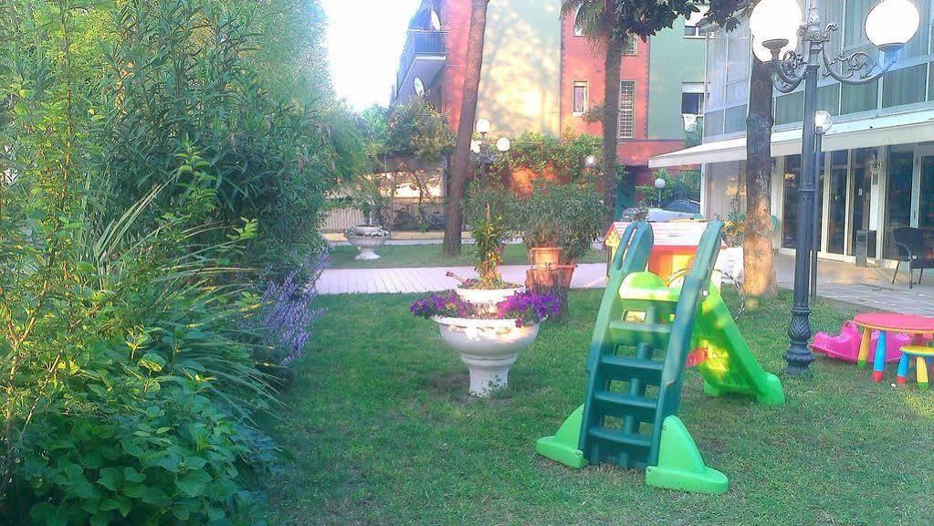 Hotel Astor B&B Lido di Classe Exterior foto