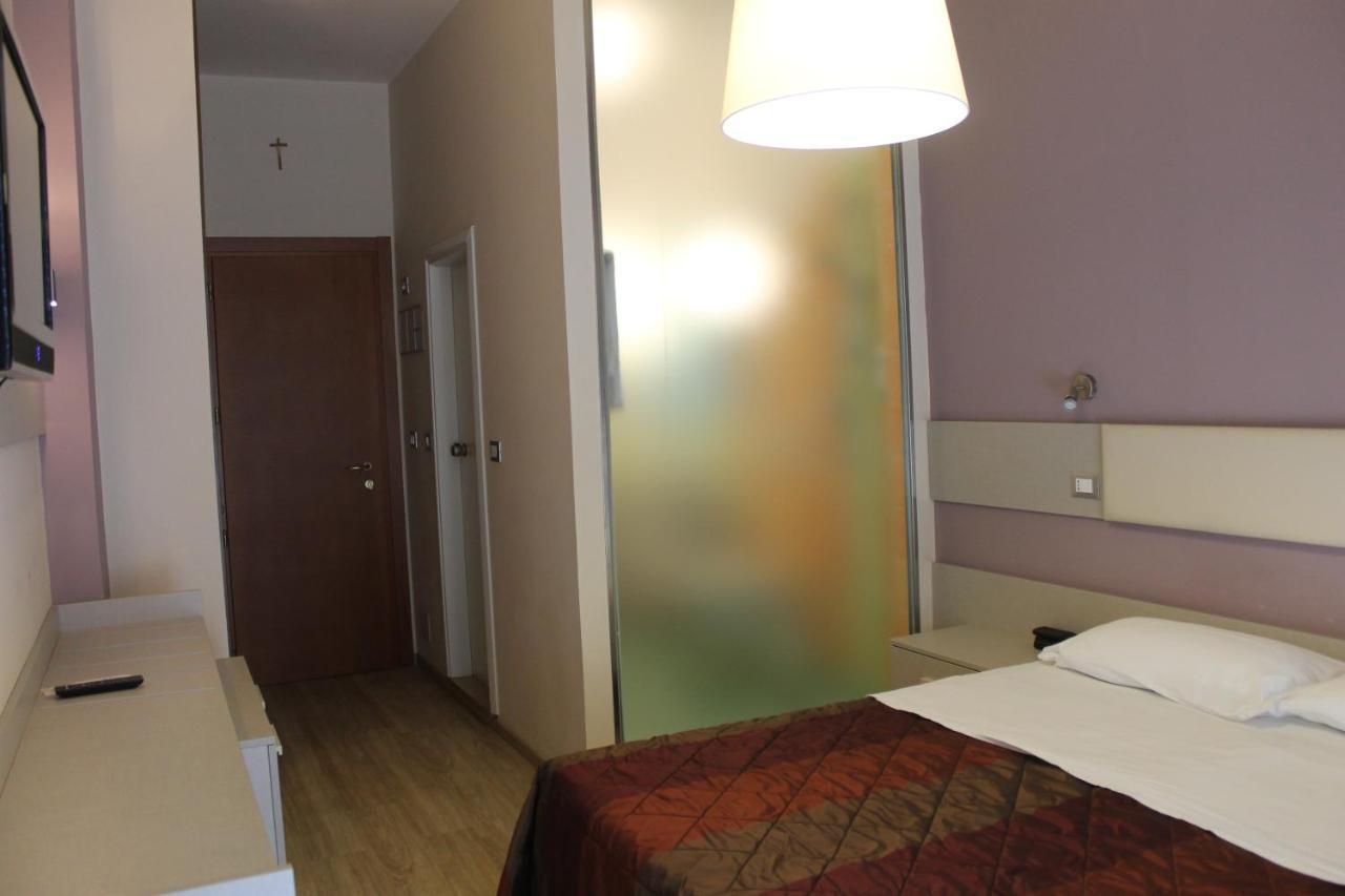 Hotel Astor B&B Lido di Classe Exterior foto